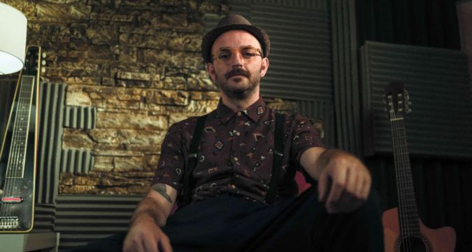 “Luce” di Daniele Marrone: un inno delicato alla memoria e alla speranza