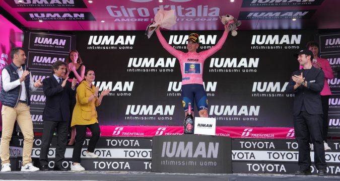Pedersen: Maglia Rosa al Giro108