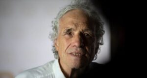 Abel Ferrara riceve il premio al Ministero della Cultura per il film Turn in the Wound
