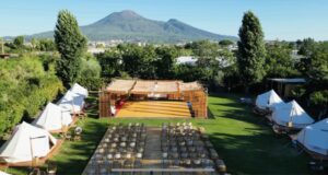 Estate 2025 a Pompei: torna “Sharing Art”, tra masterclass, danza, yoga e musica ai piedi del Vesuvio