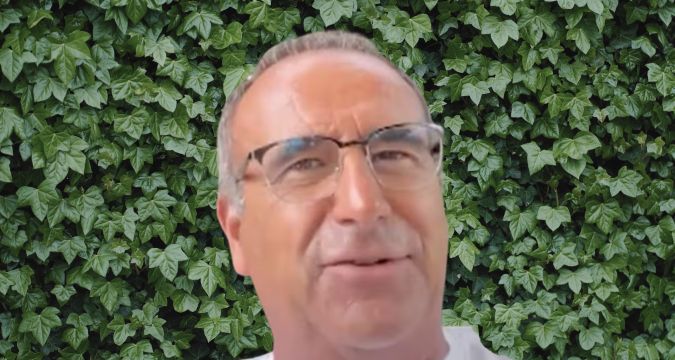 Carlo Conti annuncia le novità di Sanremo 2026