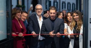 Alessandro Legora rafforza il legame con Napoli con la nuova boutique di Piazza dei Martiri