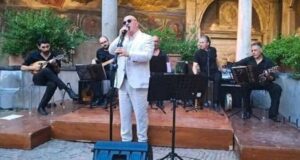 Pisapia & Gruppo Smeraldo in concerto al Chiostro di Santa Maria La Nova a Napoli