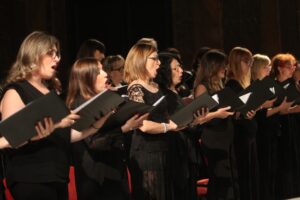 Artiste del Coro del Teatro Massimo foto © Franco Lannino